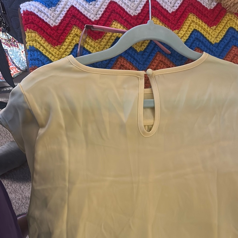 Candace Cameron Bure Yellow Ruffled Blouse - Picture 4 of 8